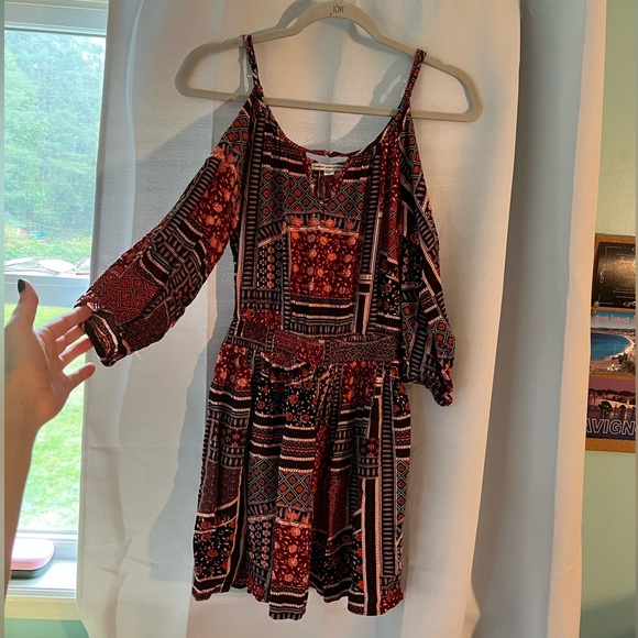 AE Cold-Shoulder Dress - Picture 2 of 5